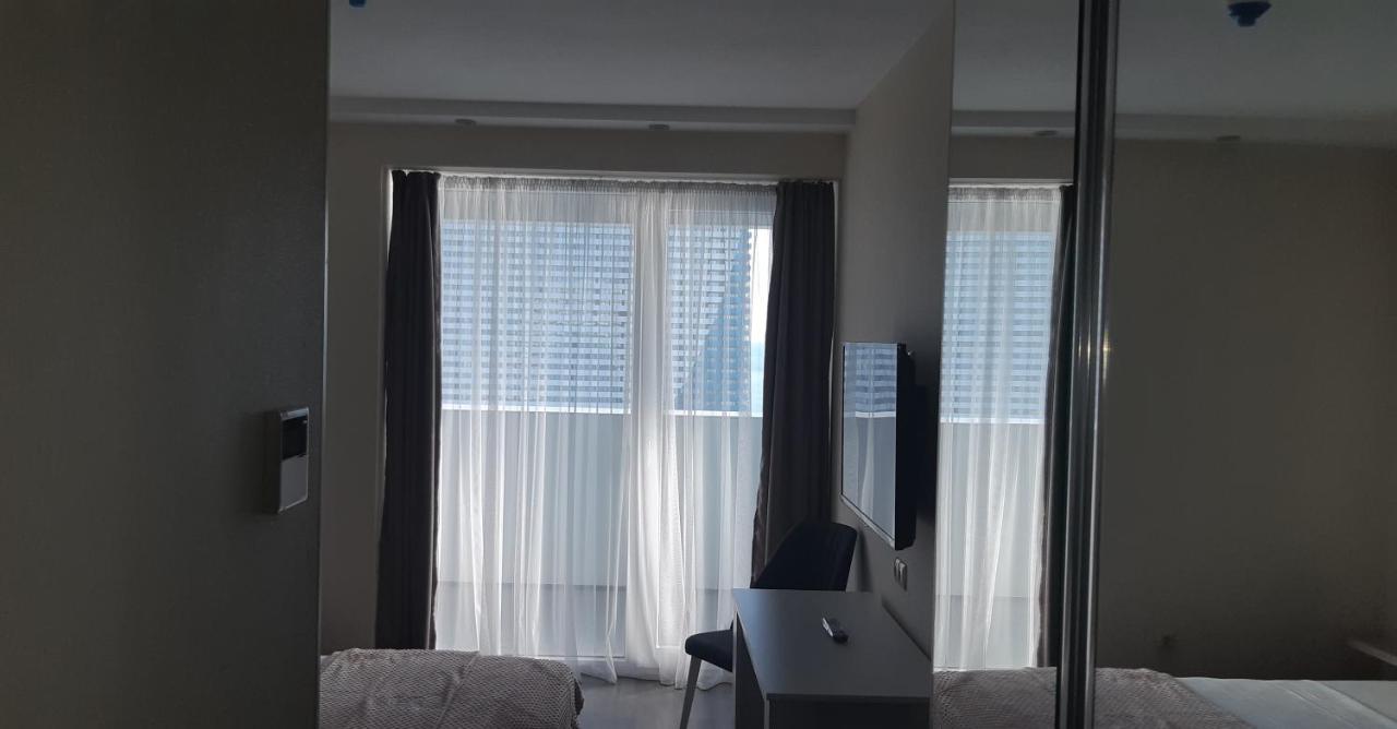 Alliance Palace Sea View Apartment バトゥーミ エクステリア 写真