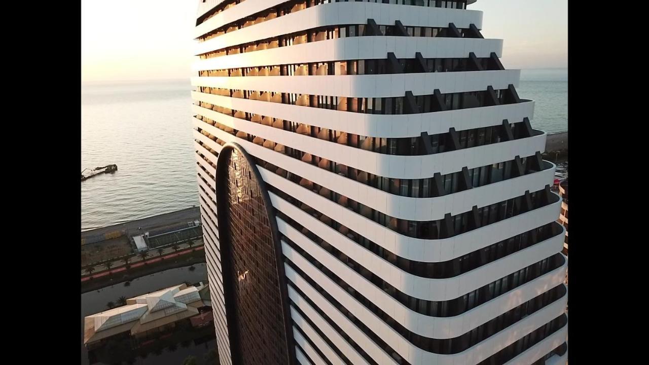 Alliance Palace Sea View Apartment バトゥーミ エクステリア 写真