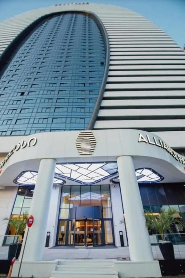 Alliance Palace Sea View Apartment バトゥーミ エクステリア 写真